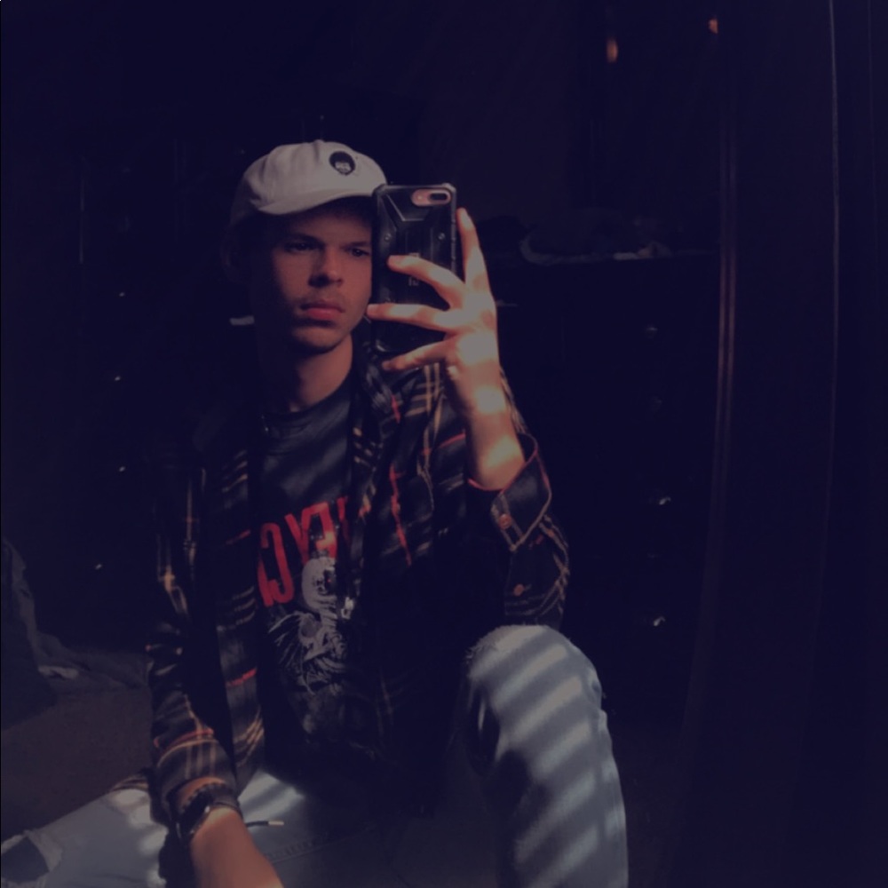 Meet your Posher, Cole